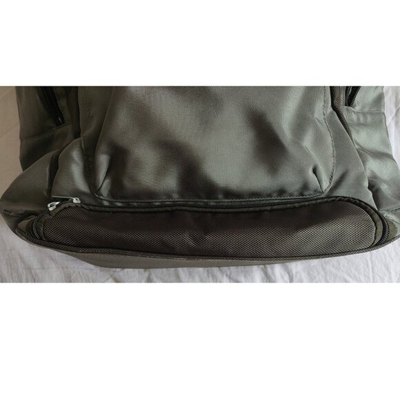 Skip Hop diaper tote. - Picture 2 of 8